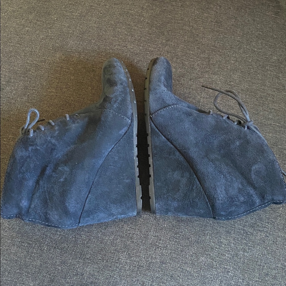 Clarks Women's Suede Ankle Boots - blue Size 5.5 - Picture 3 of 5